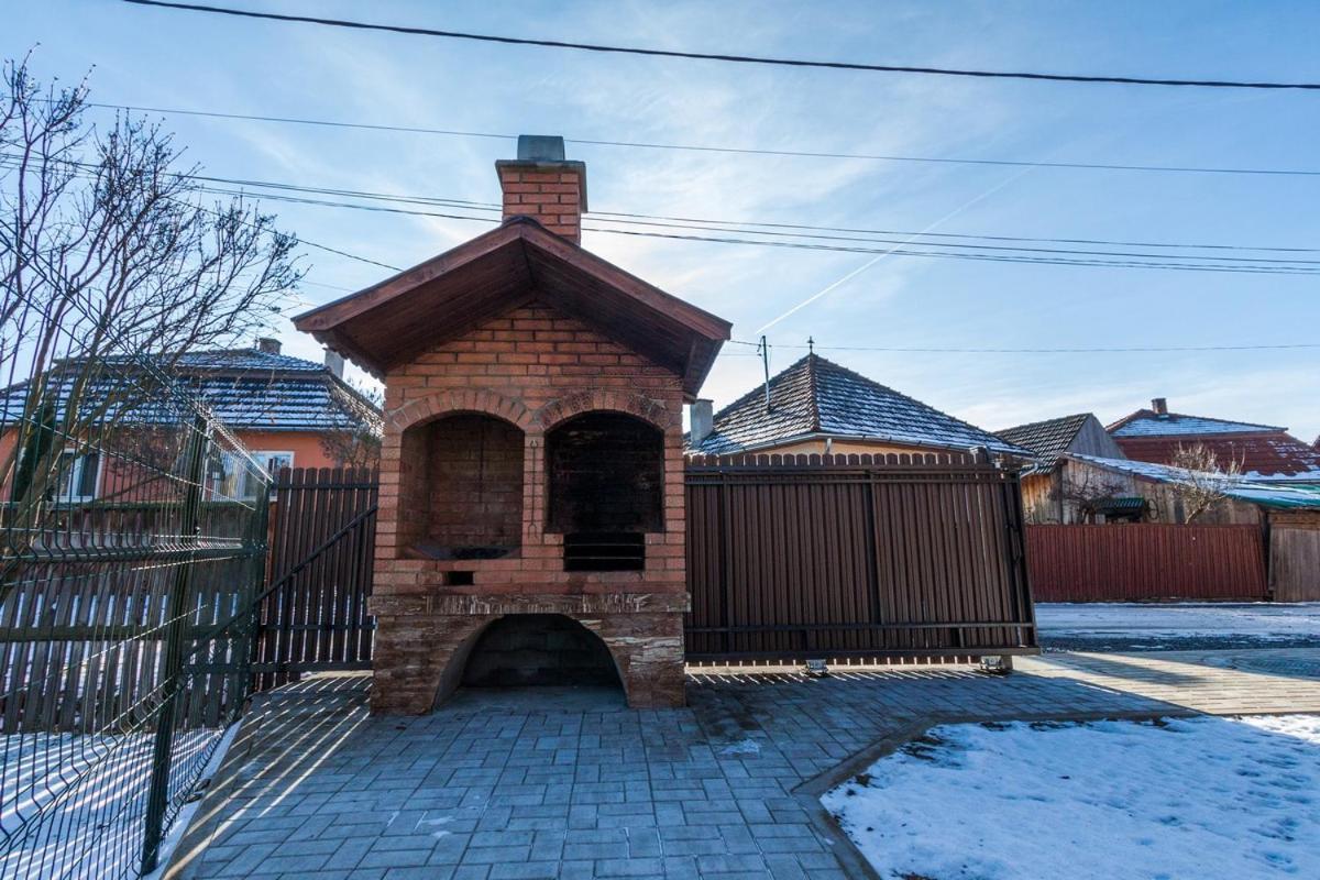 Villa Erőss Kulcsosház Lăzarea Esterno foto