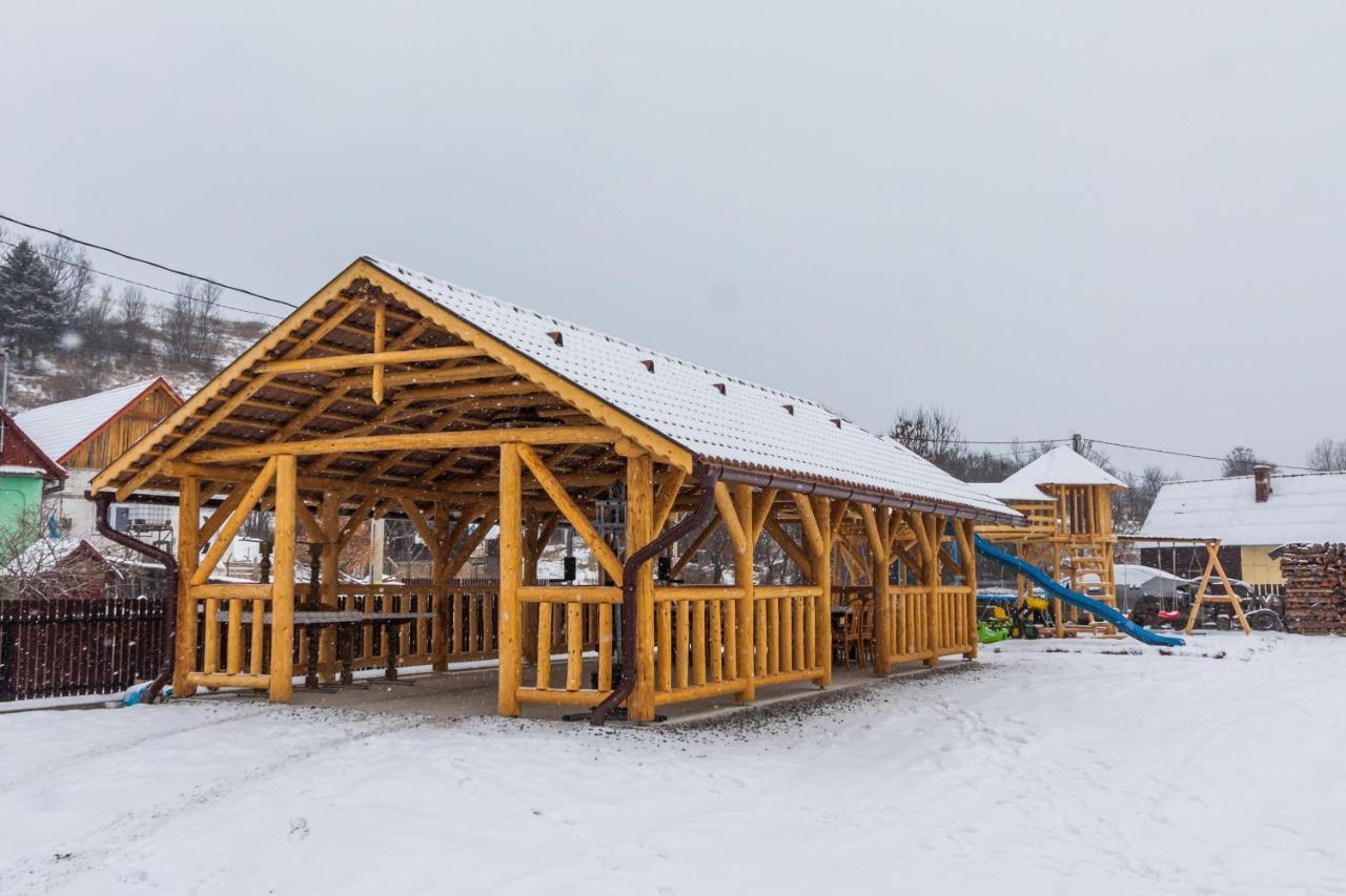 Villa Erőss Kulcsosház Lăzarea Esterno foto