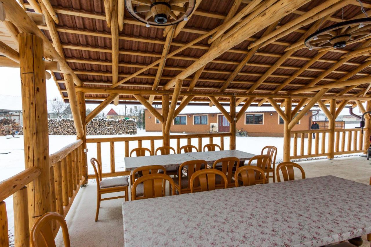 Villa Erőss Kulcsosház Lăzarea Esterno foto