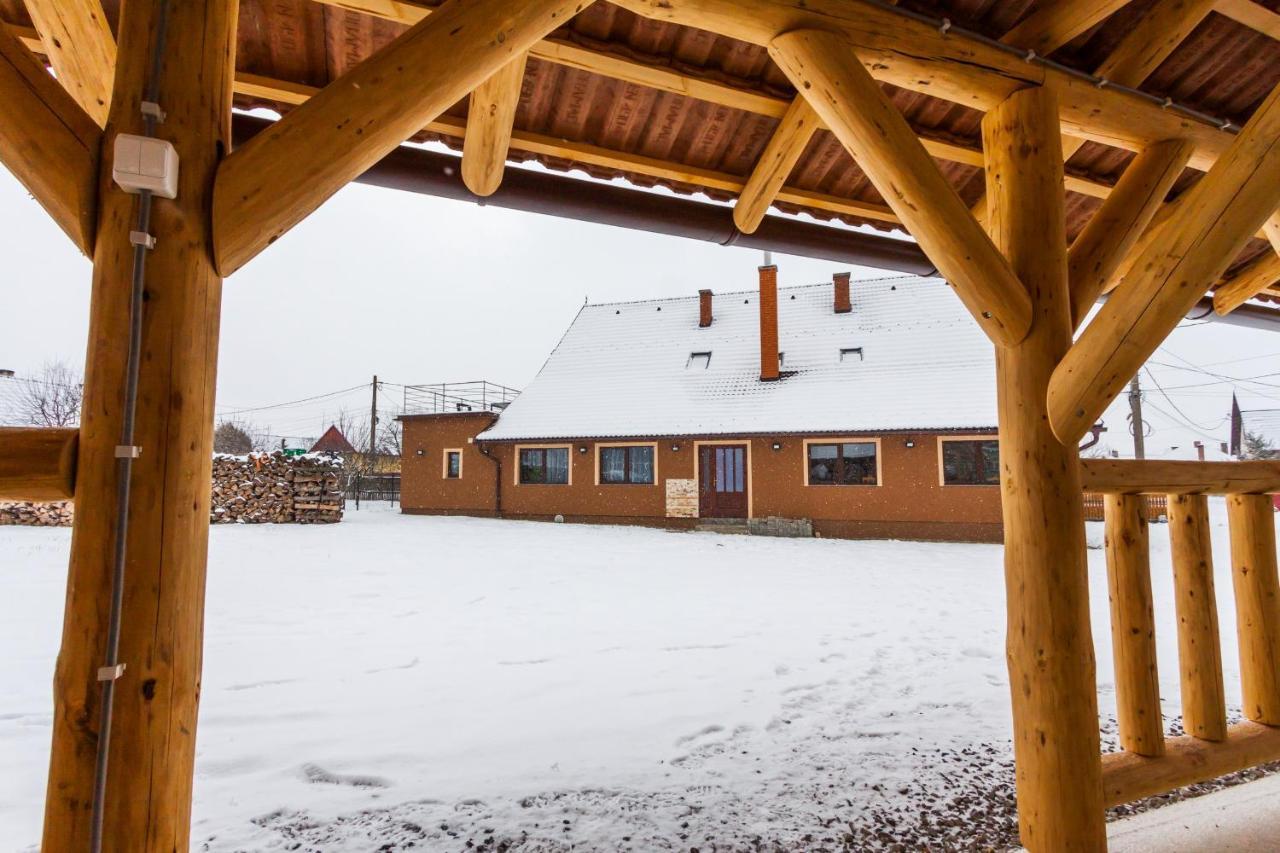 Villa Erőss Kulcsosház Lăzarea Esterno foto