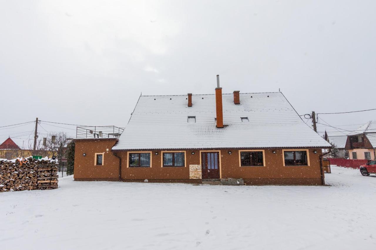 Villa Erőss Kulcsosház Lăzarea Esterno foto