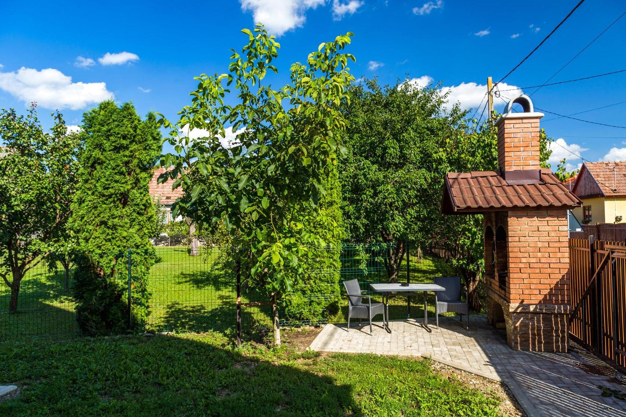 Villa Erőss Kulcsosház Lăzarea Esterno foto