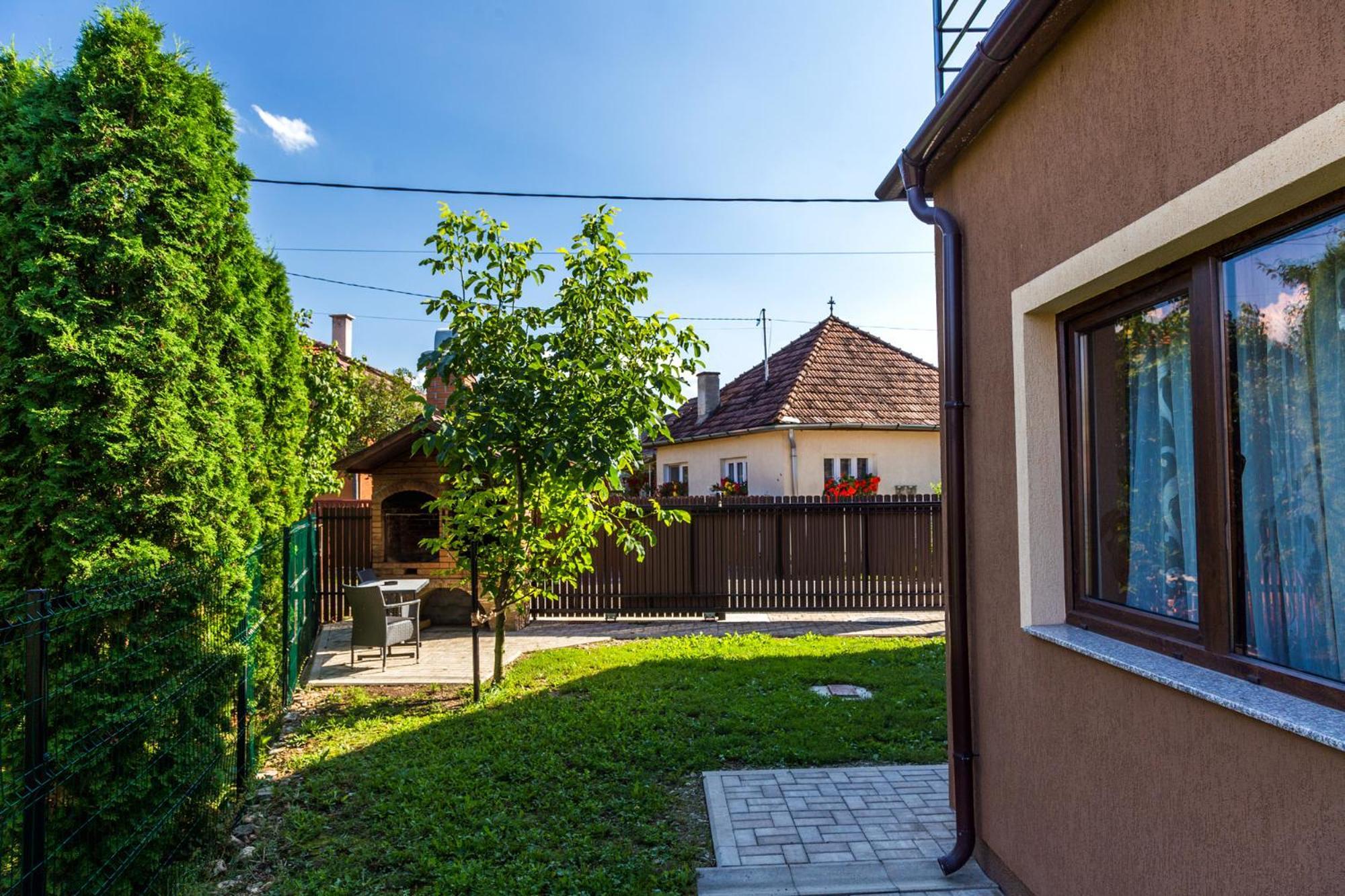 Villa Erőss Kulcsosház Lăzarea Esterno foto