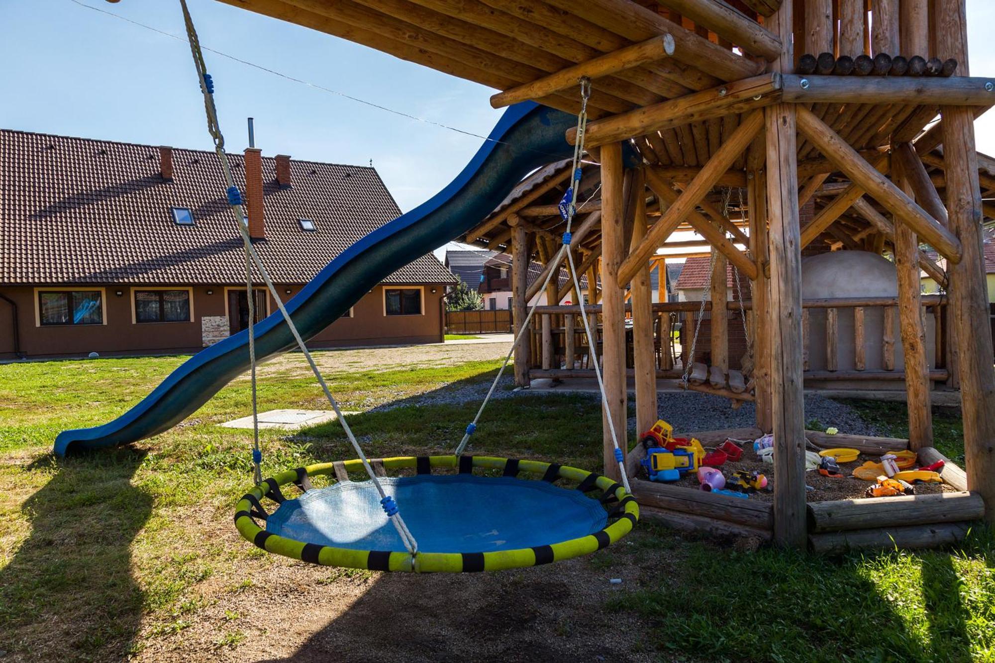 Villa Erőss Kulcsosház Lăzarea Esterno foto