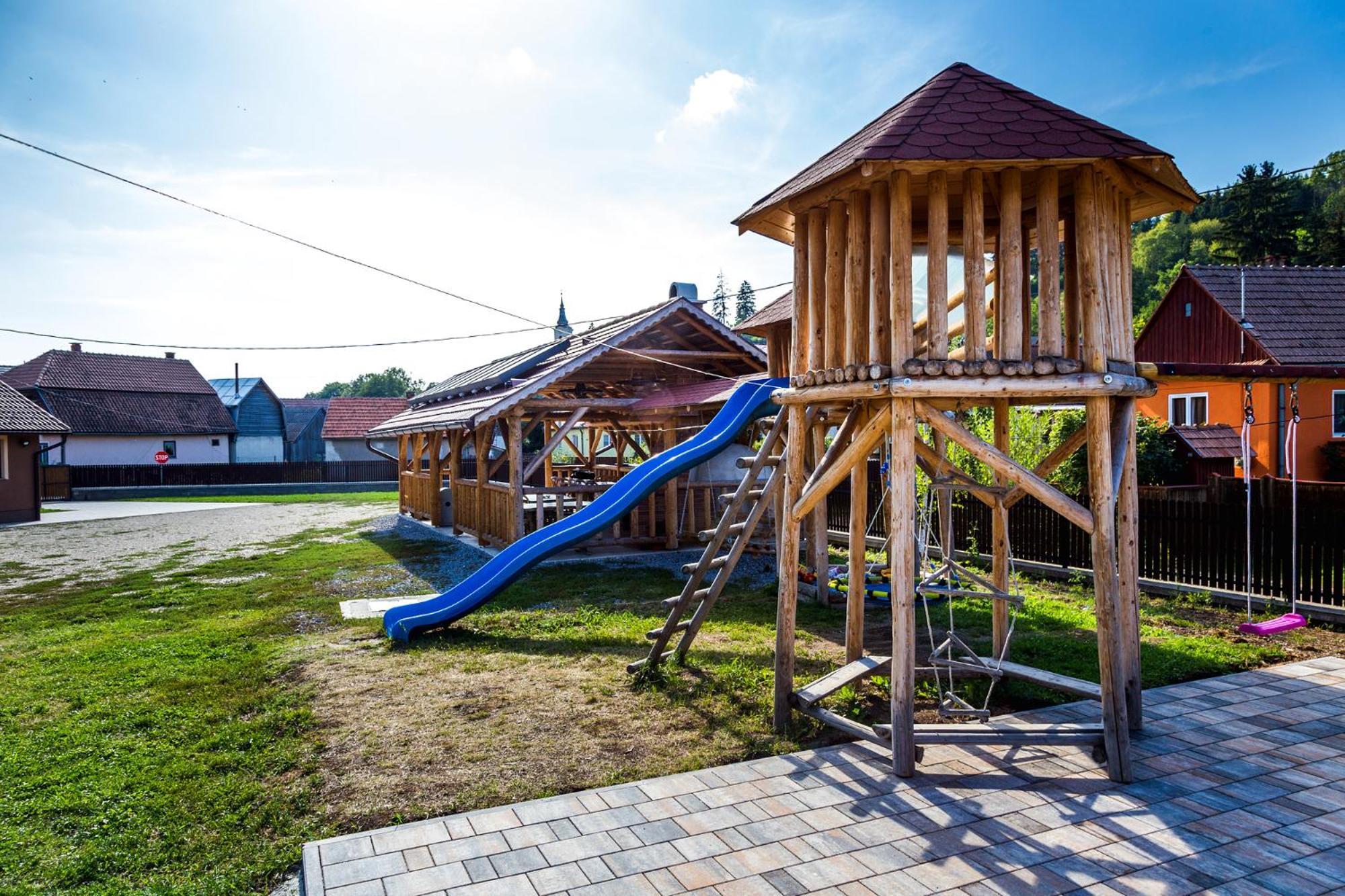 Villa Erőss Kulcsosház Lăzarea Esterno foto