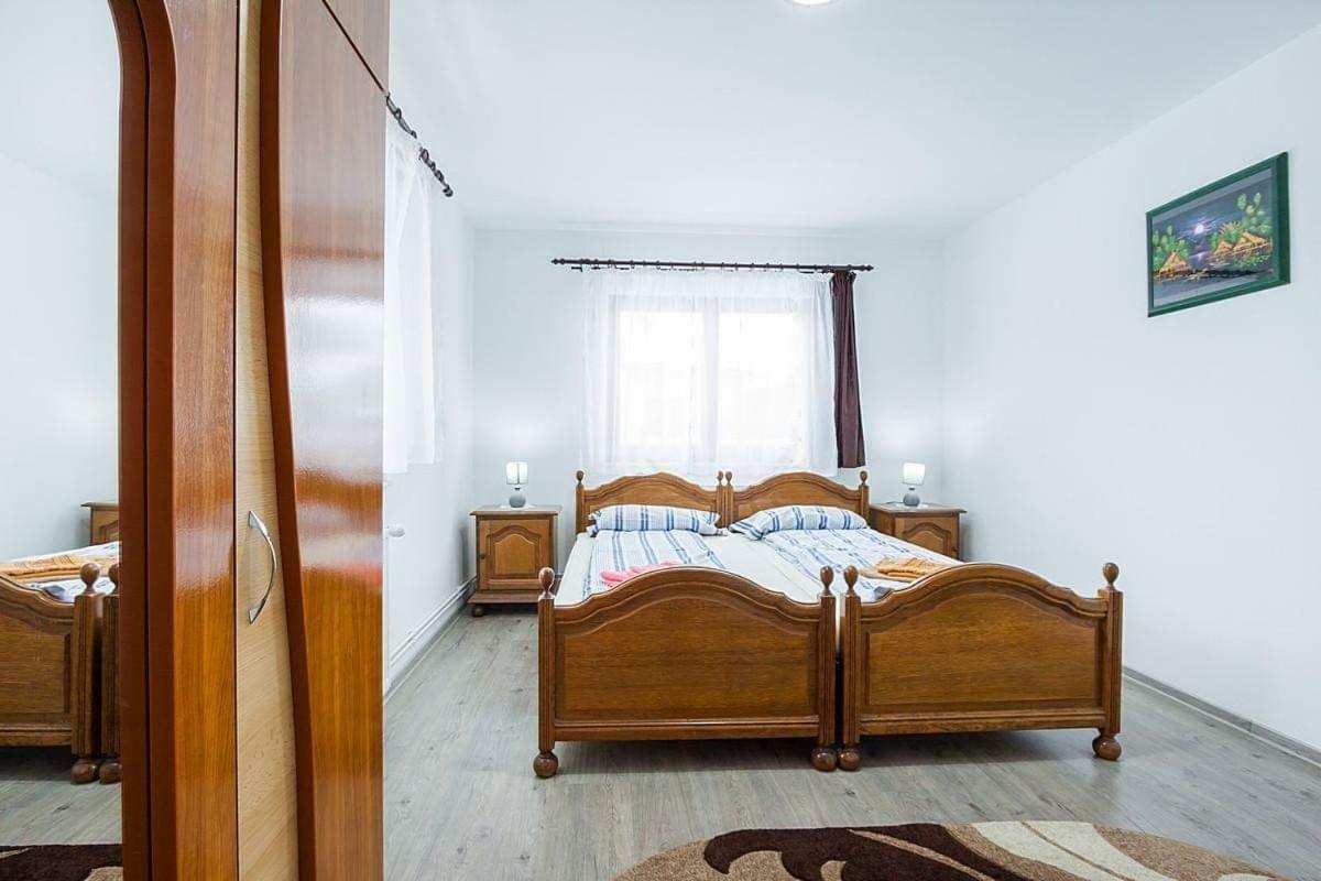 Villa Erőss Kulcsosház Lăzarea Esterno foto